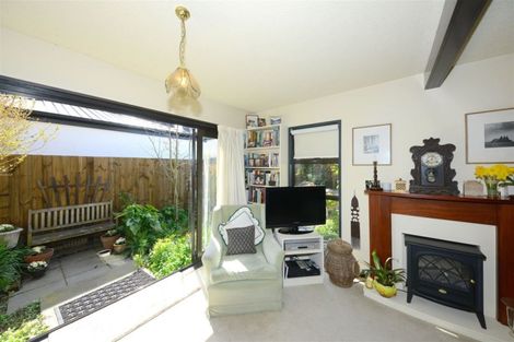 Photo of property in 2/88 Abberley Crescent, St Albans, Christchurch, 8014