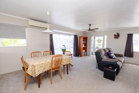 Photo of property in 39 Darlington Street, Ngatea, 3503