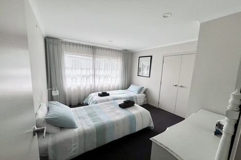 Photo of property in 2/50 Banbury Crescent, Fairfield, Hamilton, 3214