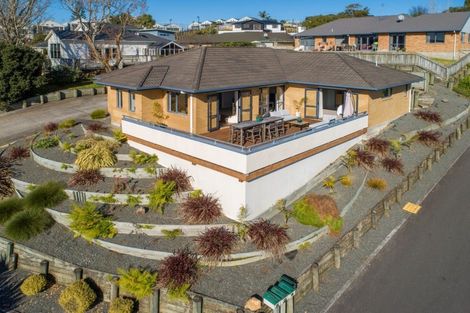 Photo of property in 74 Kinloch Way, Bethlehem, Tauranga, 3110