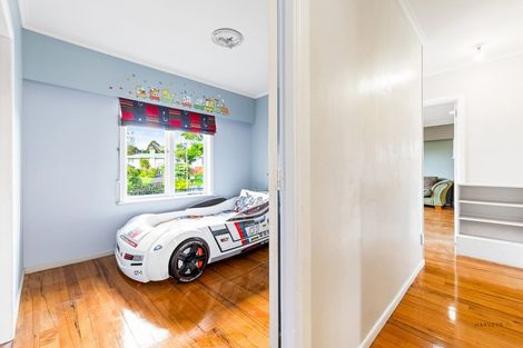 Photo of property in 3 Rerewai Place, Kelston, Auckland, 0602