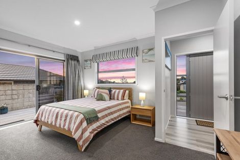 Photo of property in 111 Oteki Park Drive, Welcome Bay, Tauranga, 3112