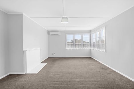 Photo of property in 17 Ngarimu Street, Roslyn, Palmerston North, 4414