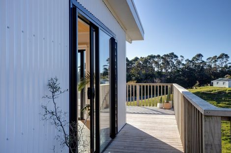 Photo of property in 22b Saint Ives Grove, Whalers Gate, New Plymouth, 4310