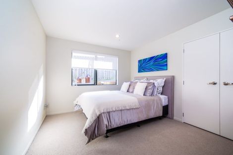 Photo of property in 17 Gordon Stanley Drive, Massey, Auckland, 0614