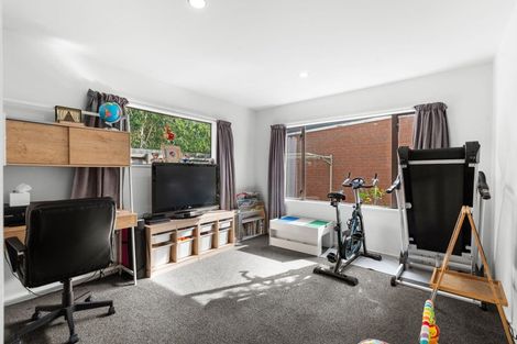 Photo of property in 1 Ryeland Avenue, Ilam, Christchurch, 8041