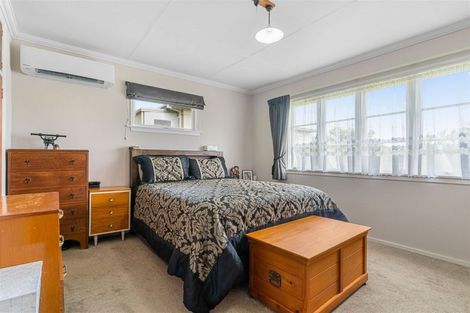 Photo of property in 16 View Street, Maungaturoto, 0520