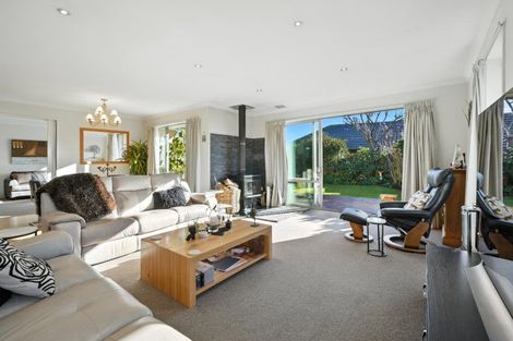 Photo of property in 4 Ashview Place, Rangiora, 7400