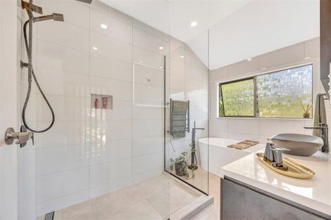 Photo of property in 8 Opoia Road, Hamilton East, Hamilton, 3216