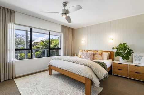 Photo of property in 8 Poaka Place, Beach Haven, Auckland, 0626