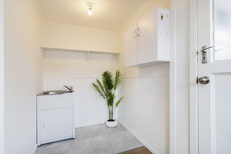 Photo of property in 33 Longburn Road, Henderson, Auckland, 0610