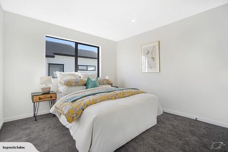 Photo of property in 18 Observation Green, Hobsonville, Auckland, 0616