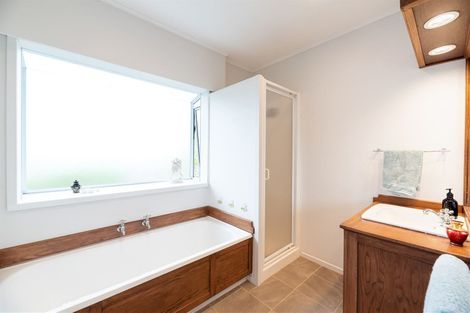 Photo of property in 58 Lynden Avenue, Hillcrest, Auckland, 0627