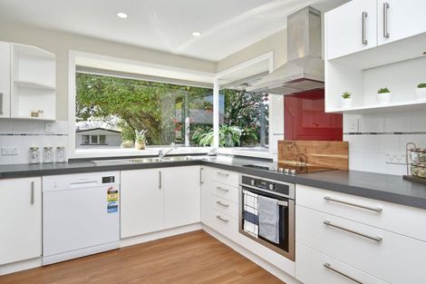 Photo of property in 910 Avonside Drive, Avondale, Christchurch, 8061