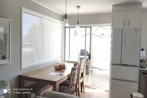 Photo of property in 15 Kelman Road, Kelston, Auckland, 0602