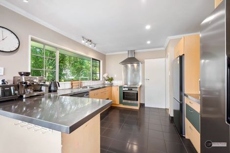Photo of property in 28 Gurney Road, Kelson, Lower Hutt, 5010