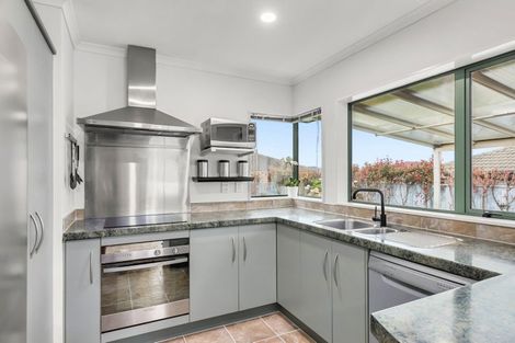 Photo of property in 12 Percy Kinsman Crescent, Riverstone Terraces, Upper Hutt, 5018