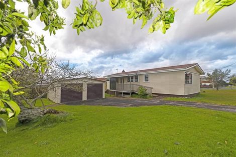 Photo of property in 86 Flanshaw Road, Te Atatu South, Auckland, 0610