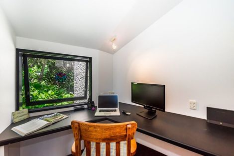 Photo of property in 11 Walnut Grove, Waikanae, 5036