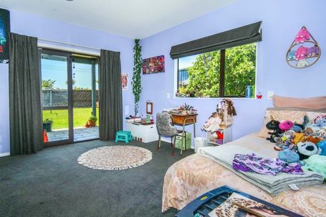 Photo of property in 16 Coates Street, Westport, 7825