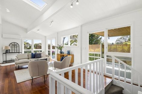 Photo of property in 7 Tranquil Glade, Hillcrest, Auckland, 0627