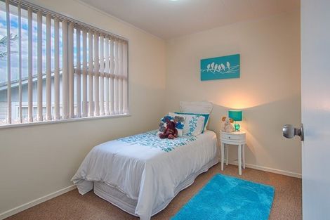 Photo of property in 11 Solo Place, Manurewa, Auckland, 2102