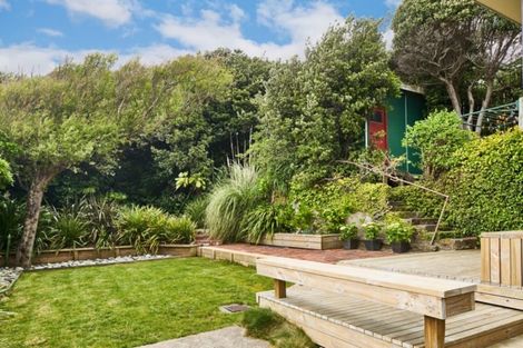 Photo of property in 11 View Road, Titahi Bay, Porirua, 5022