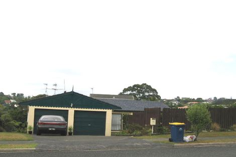 Photo of property in 20 John Downs Drive, Browns Bay, Auckland, 0630