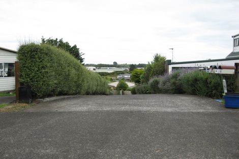 Photo of property in 12 Hawke Place, Pukekohe, 2120