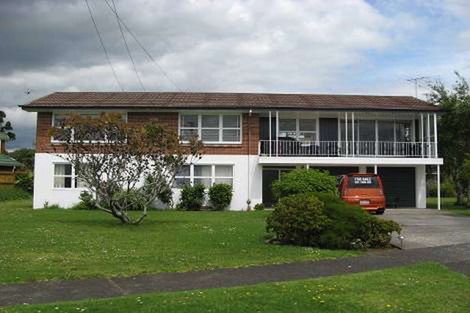 Photo of property in 5 Kiwi Esplanade, Mangere Bridge, Auckland, 2022