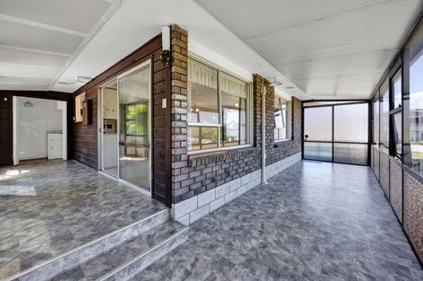 Photo of property in 46 Cumberland Street, Merrilands, New Plymouth, 4312