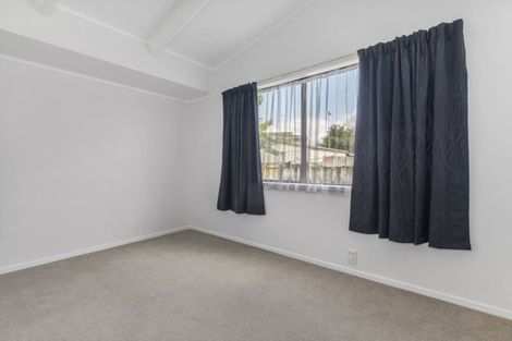 Photo of property in 13a Larnoch Road, Henderson, Auckland, 0610