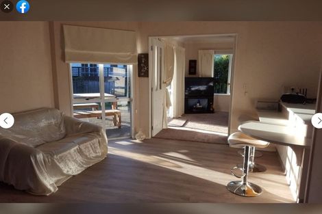 Photo of property in 12 Clare Street, Cambridge, 3434