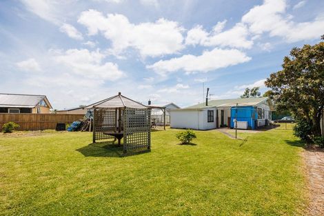 Photo of property in 30 Ngahina Street, Marton, 4710