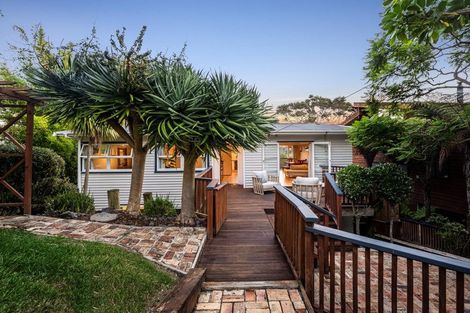 Photo of property in 10a Wilding Avenue, Northcote Point, Auckland, 0627