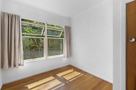 Photo of property in 71 Lyons Avenue, Murrays Bay, Auckland, 0630