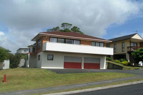 Photo of property in 16 Kennedy Avenue, Forrest Hill, Auckland, 0620