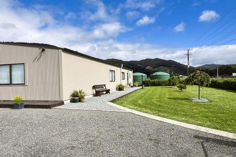Photo of property in 67 Whitemans Valley Road, Whitemans Valley, Upper Hutt, 5371