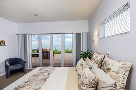 Photo of property in 132 Priestley Terrace, Bluff Hill, Napier, 4110