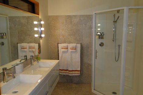 Photo of property in Twin Waters Lodge, 30 Totara Avenue, Collingwood, 7073