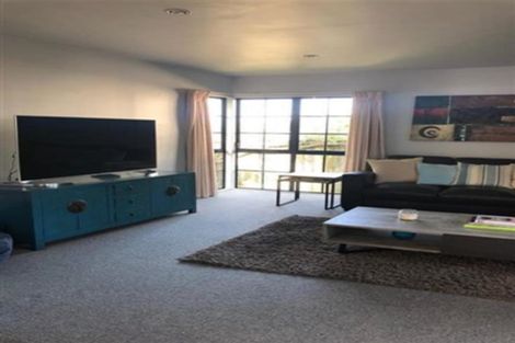 Photo of property in 3b Waitemata Road, Hauraki, Auckland, 0622
