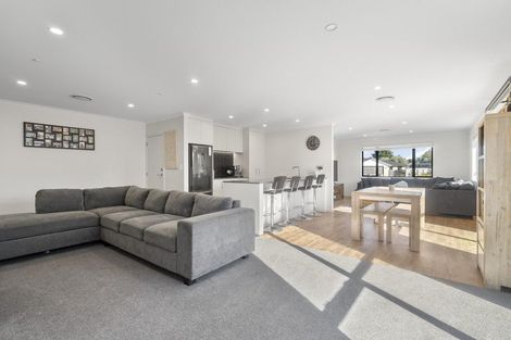 Photo of property in 16 Austin Reid Avenue, Carterton, 5713