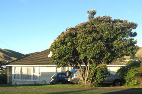 Photo of property in 19 Miranda Street, Cannons Creek, Porirua, 5024