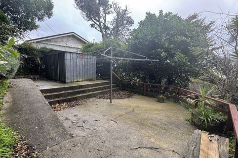 Photo of property in 13-13a Espin Crescent, Karori, Wellington, 6012