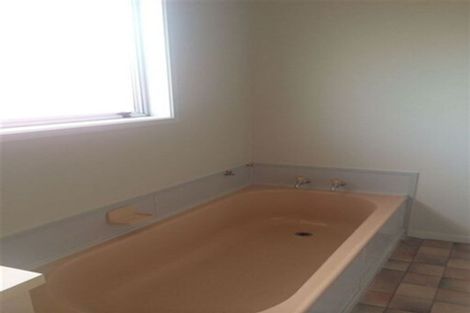 Photo of property in 74 Deacon Road, Riverhead, Kumeu, 0892