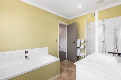 Photo of property in 7 Sumner Terrace, Aotea, Porirua, 5024