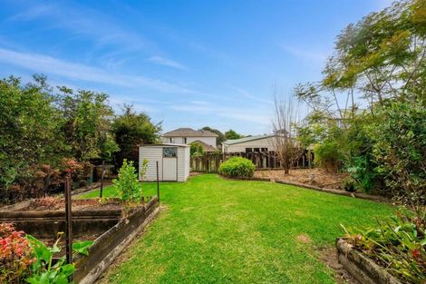 Photo of property in 2/79 Hutchinson Avenue, New Lynn, Auckland, 0600