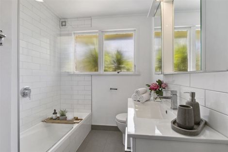 Photo of property in 4/62 Church Street, Northcote Point, Auckland, 0627