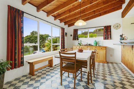 Photo of property in 24 Westhaven Drive, Tawa, Wellington, 5028