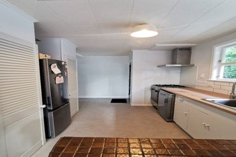 Photo of property in 28 Oak Avenue, Paremata, Porirua, 5024